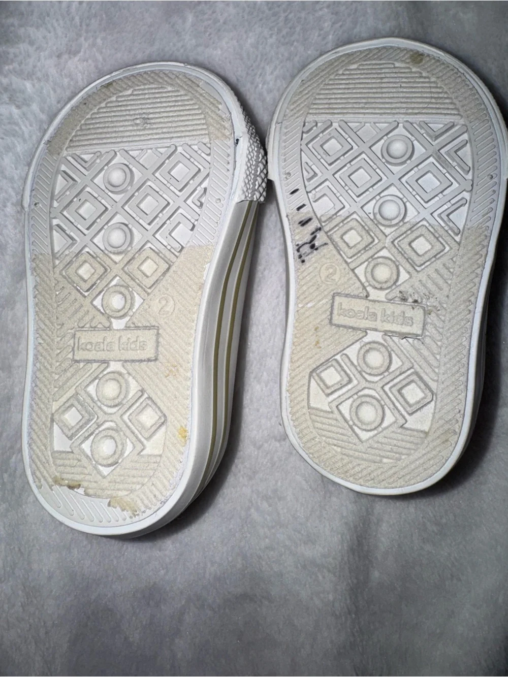 6 pairs of baby shoes size (2 are 3-6 months) 4 are size 2